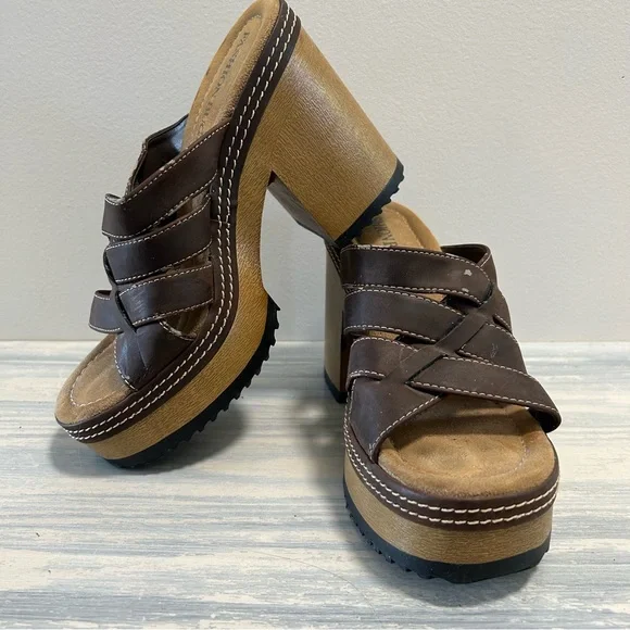 Vintage Chunky heel slide on brown Y2K 1990’s platform sandals by fashion bug - Picture 9 of 11